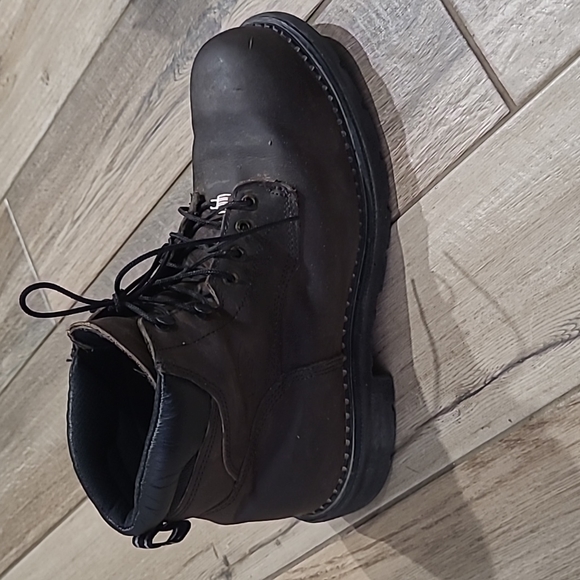 Red Wings Boots* - Picture 10 of 13